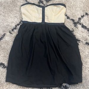 Women’s faux leather details mini dress. Size large. NWT.